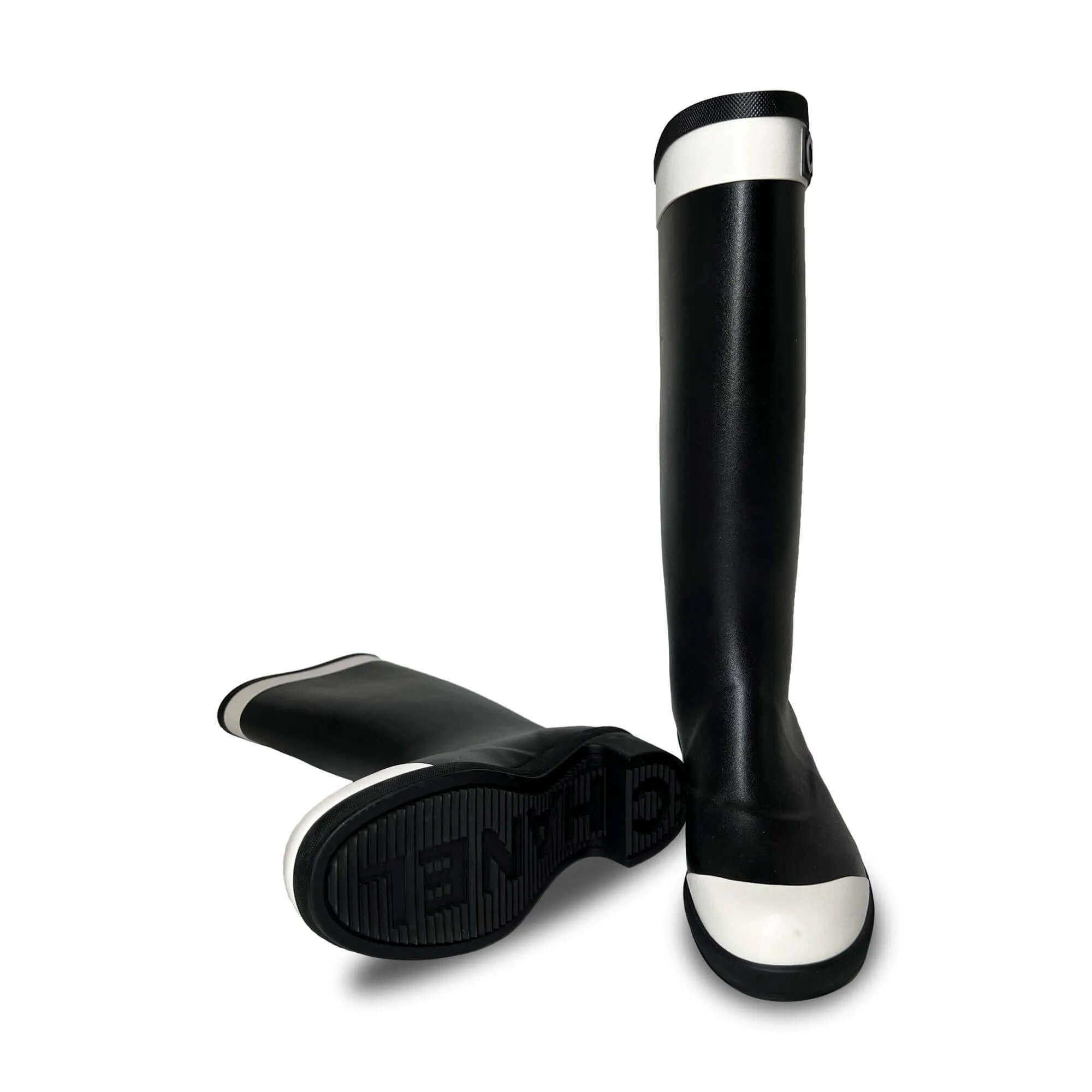 Chanel logo white cap black Designer rain boots