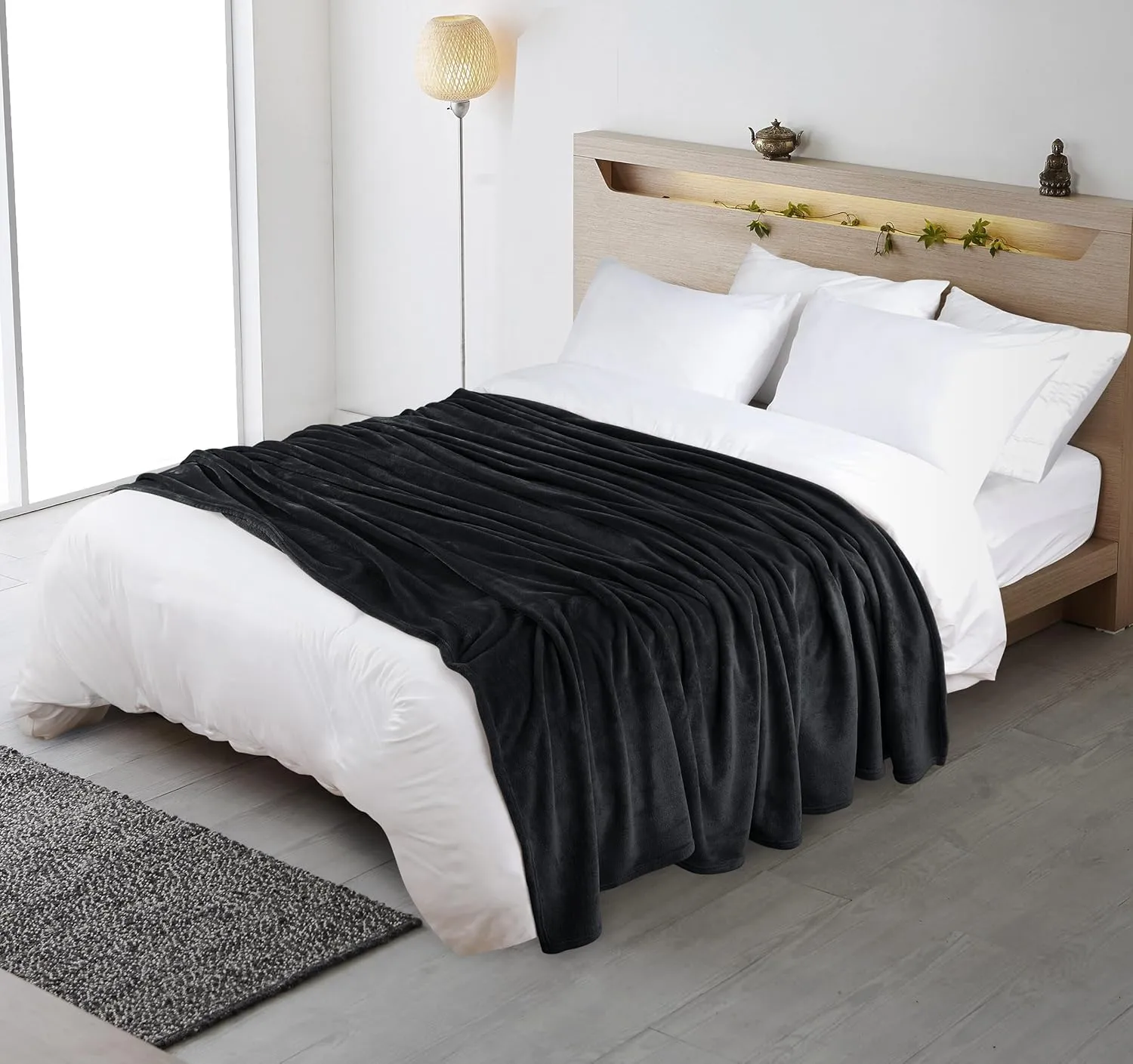 Utopia Bedding Black Fleece Blanket Throw Size Lightweight Fuzzy Soft Anti-Static Microfiber Bed Blanket (60x50 Inch)
